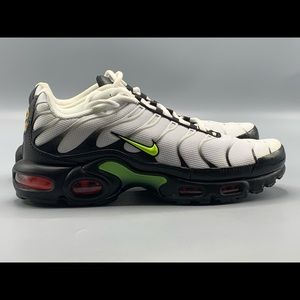 NEW Nike Air Max Plus Size 9 AJ2013-100